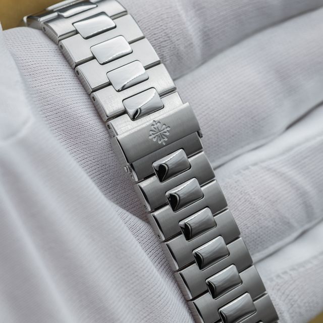 Patek Philippe Nautilus 5990/1A-001 Image 3